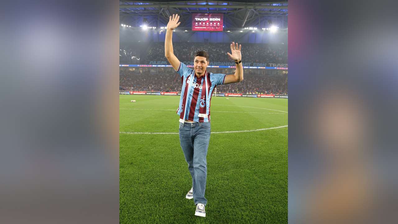 Trabzonspor’dan Cardozo’ya plaket! Fenerbahçe maçı öncesinde...