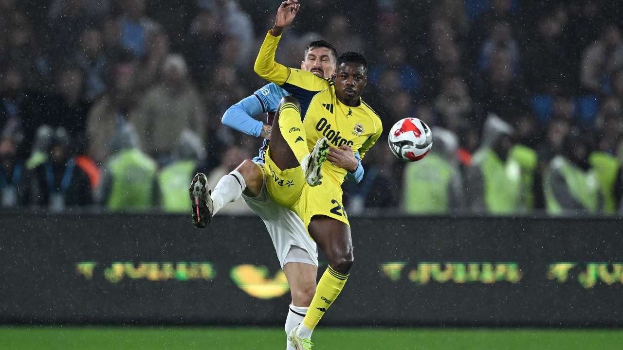 Trabzonspor – Fenerbahçe maçı sonrası isyan etti “400 milyon Euroluk takım hakemlere muhtaçsa vay halimize”