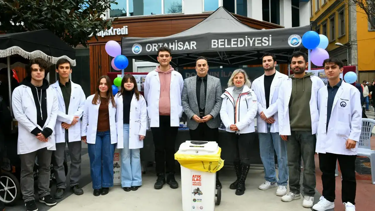Ortahisar’da atık ilaç farkındalığı: KTÜ öğrencileri sahada