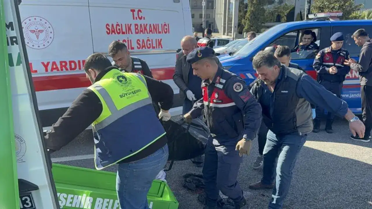 Kızına kahvaltıya giderken acı son: Kaza anı güvenlik kamerasında