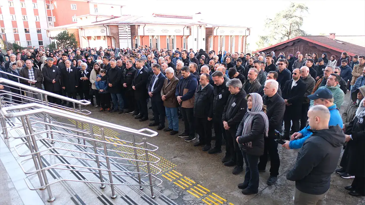 Rize’de hayatını kaybeden akademisyen son yolculuğuna uğurlandı