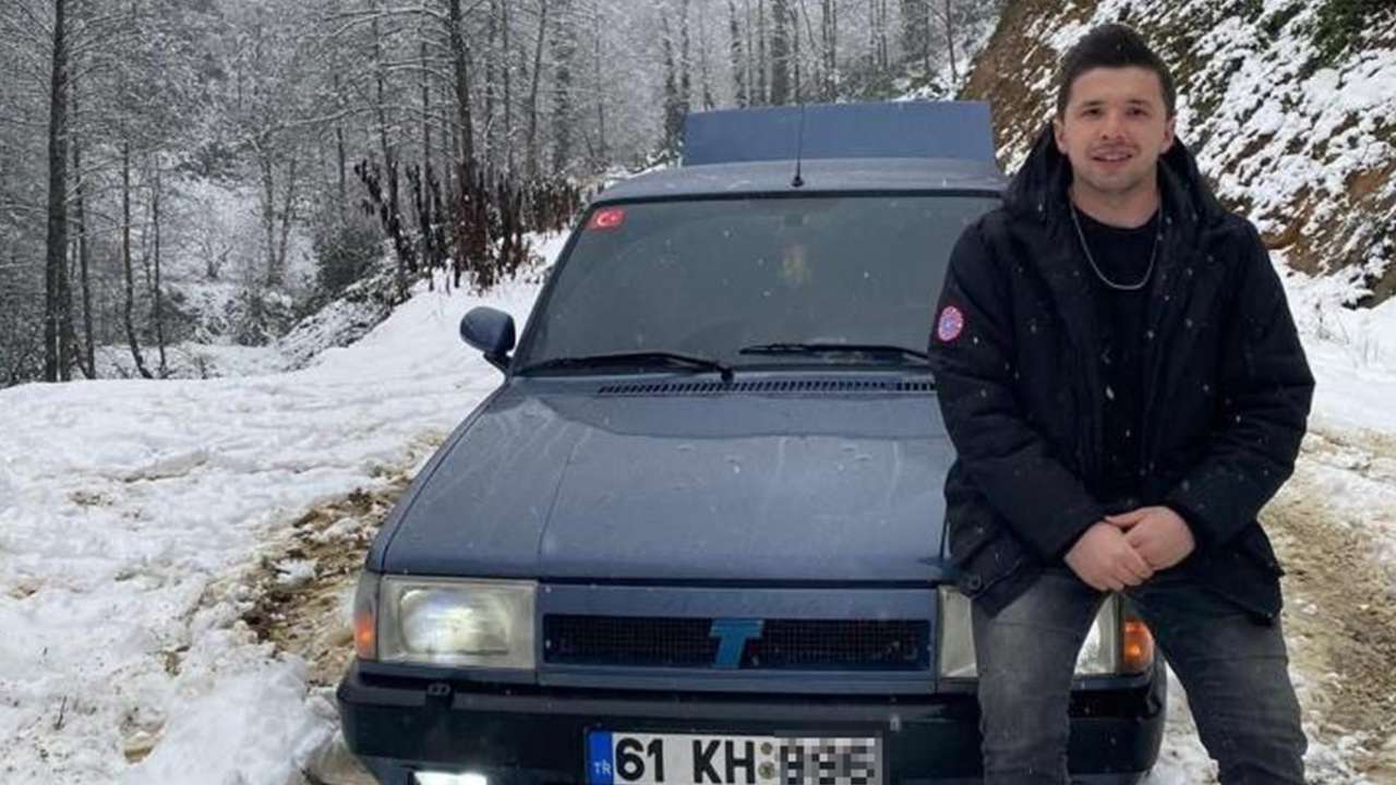 Kaldırıma çarpan araçtan fırlayıp can verdi