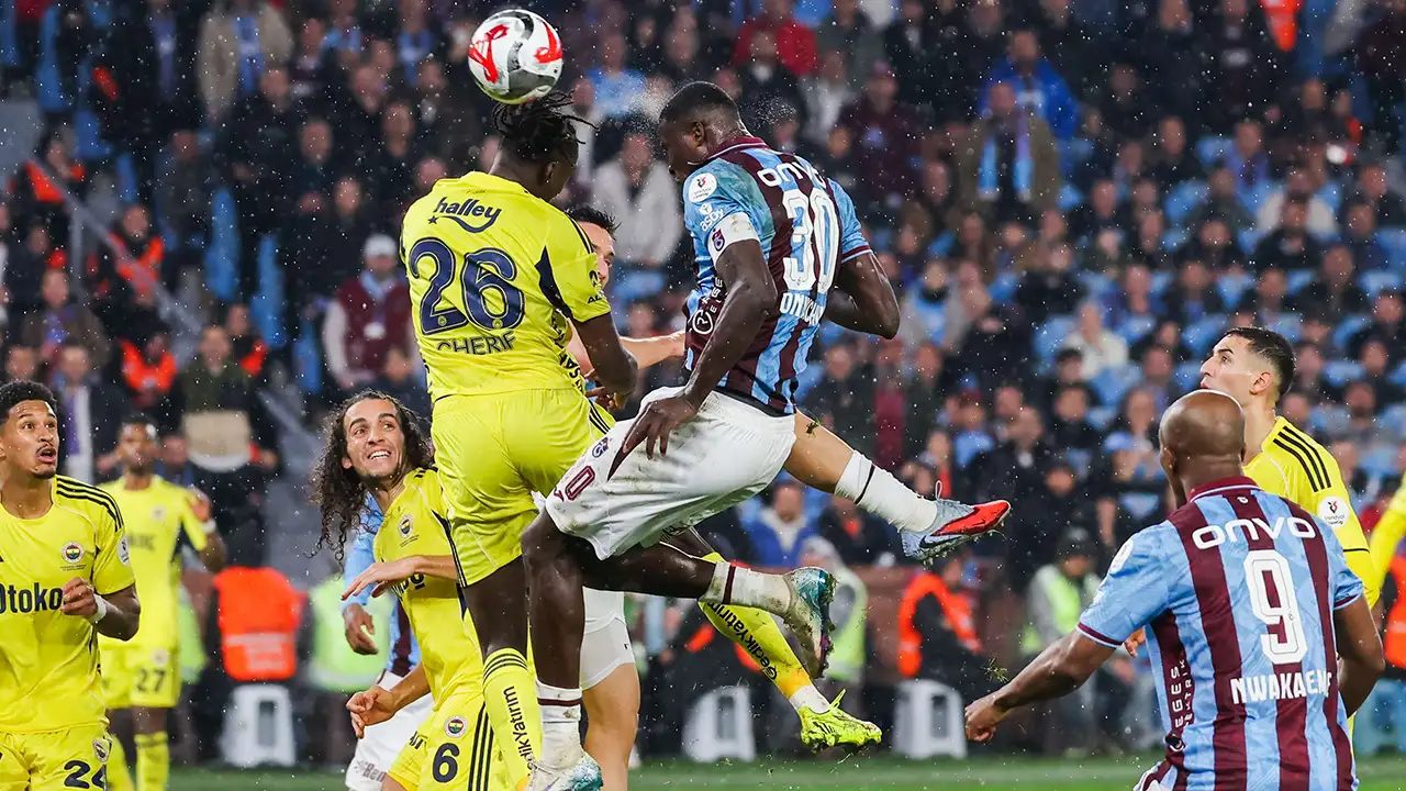 Trabzonspor’un 11 maçlık serisi sona erdi: Zirve hesapları değişti