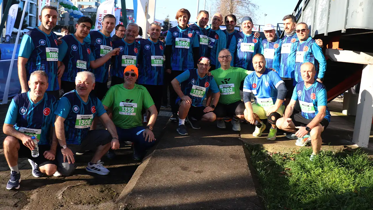 Trabzon Yarı Maratonu’nda veteran rüzgârı: 70’inde koştu, gençlere taş çıkardı