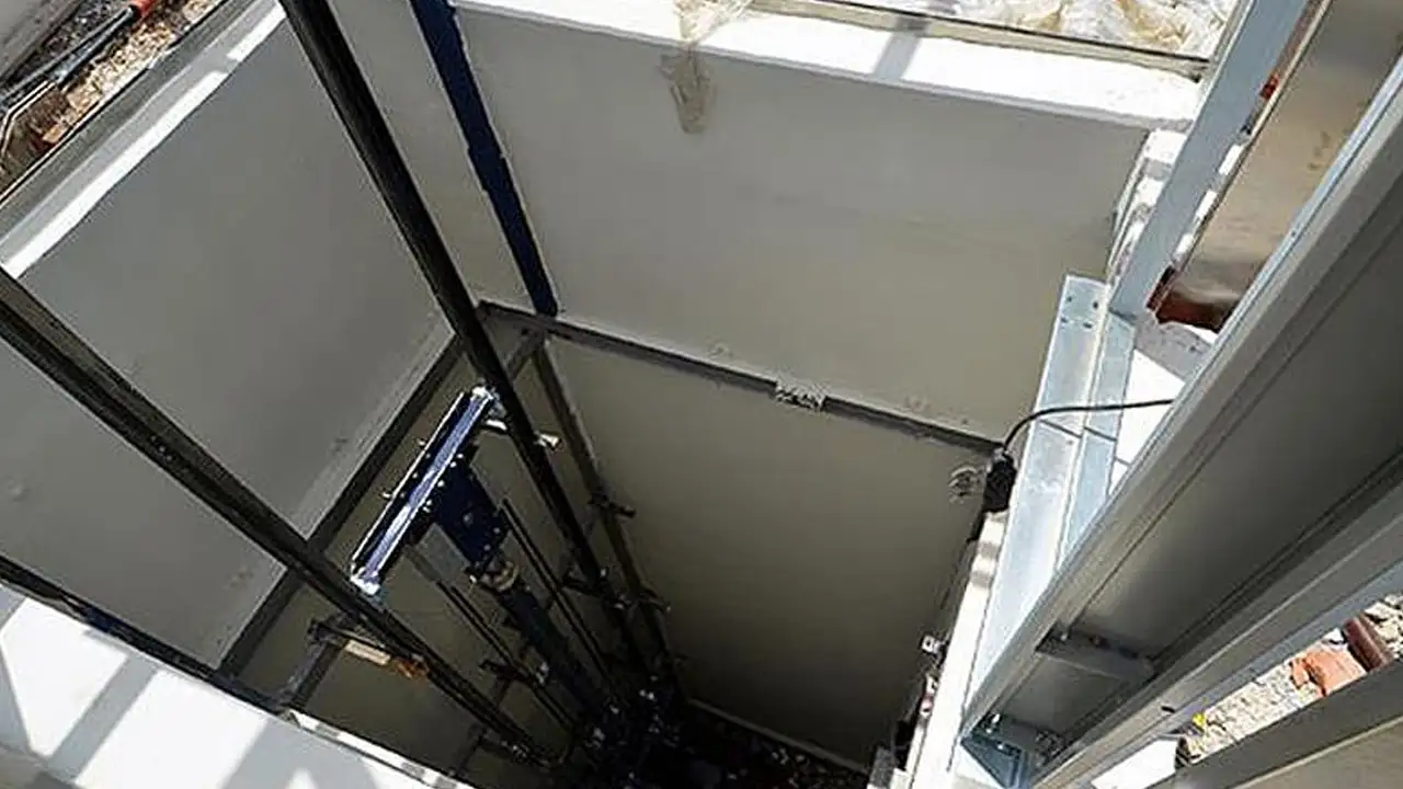 Giresun'da asansör zemine düştü: Baba yaralandı