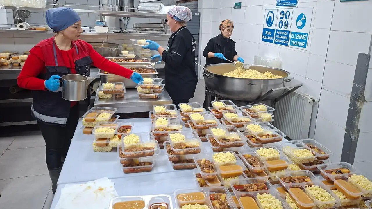 Ordu’da ücretsiz sıcak yemek hizmeti Ramazan’da sürecek
