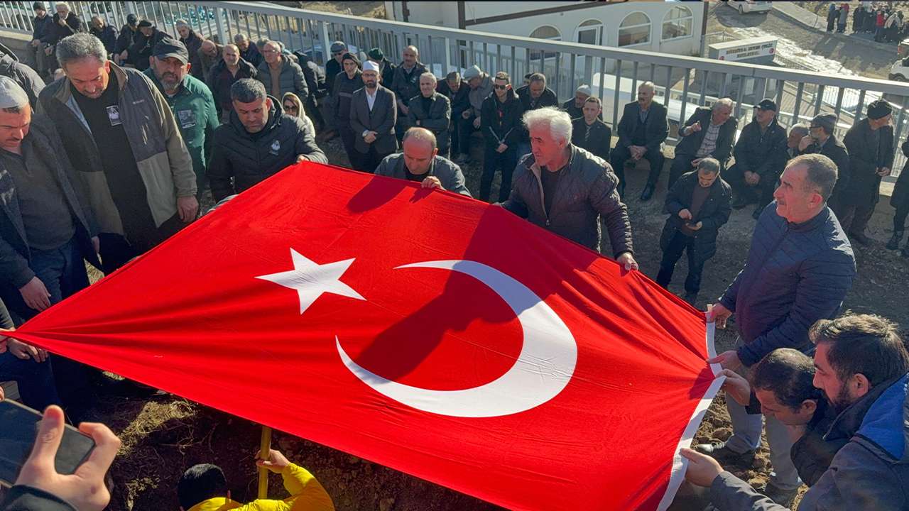 Artvinli milli kaleci Nurcan Çelik son yolculuğuna uğurlandı