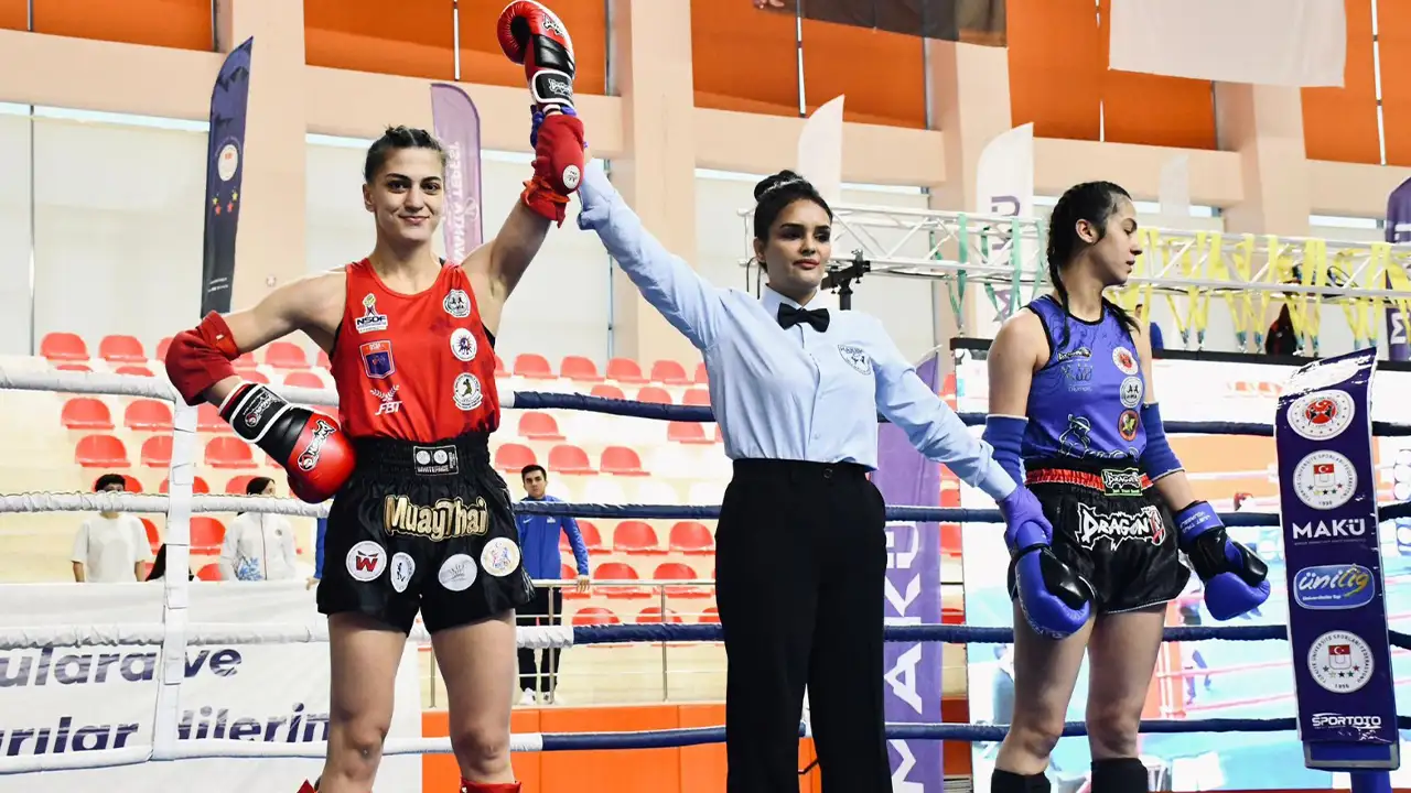 Tuğçe Bektaş Trabzon'a ödülü getirdi: Dünya Muay Thai Şampiyonası’nda Türkiye’yi temsil edecek