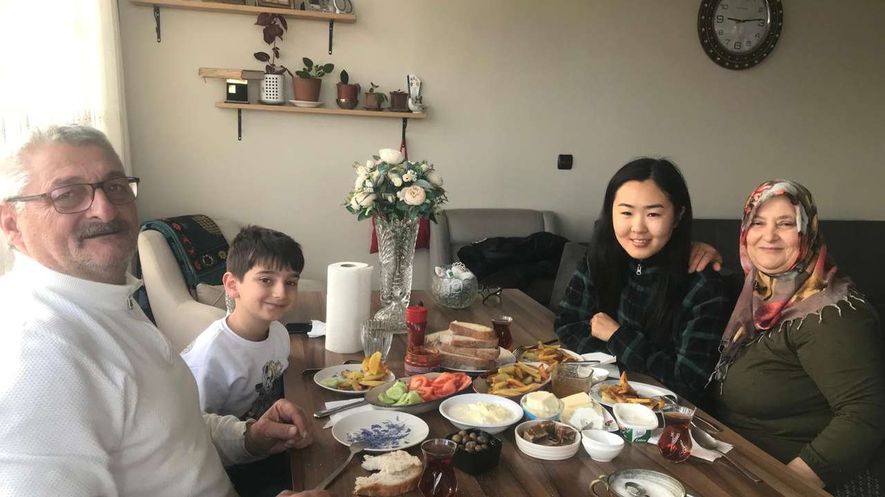 Trabzonlu muhtar Koreli fenomeni evinde ağırladı