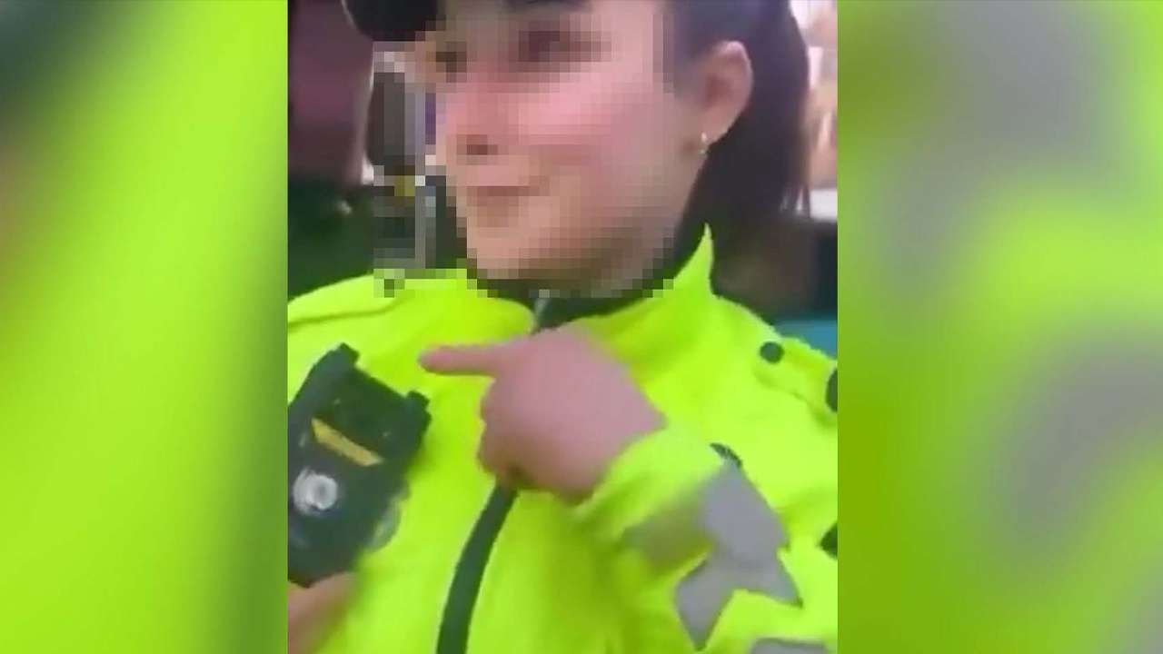 Kadın polislere hakaret edip kayda alan otobüs şoförü gözaltına alındı