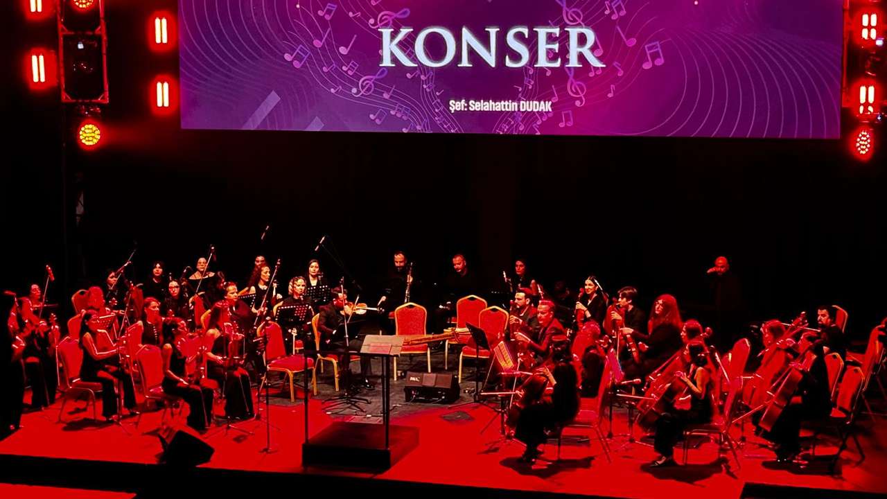 Akçaabat’ın Kurtuluşunun 108. Yılında Şehir Orkestrası’ndan muhteşem konser