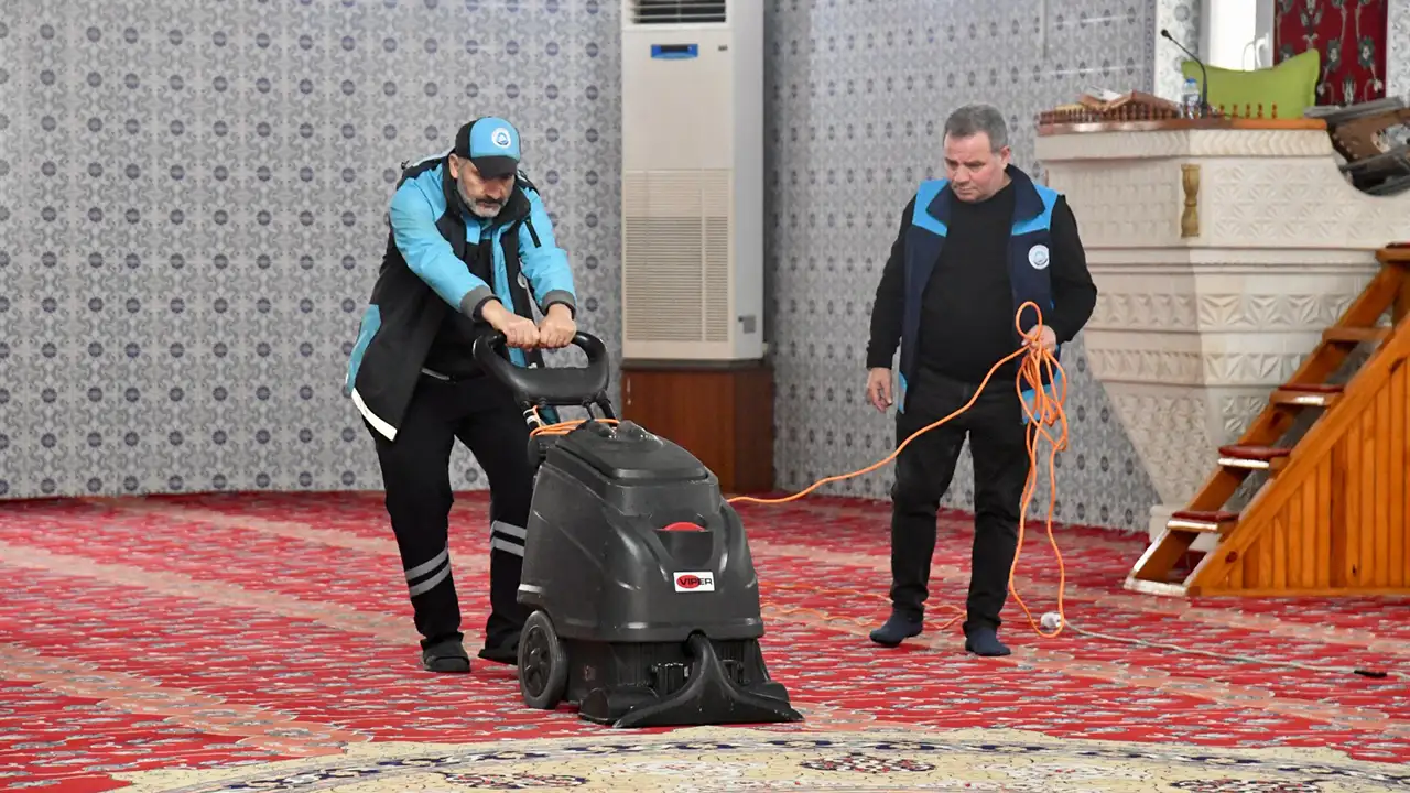 Ortahisar Belediyesi’nden Ramazan öncesi camilerde kapsamlı temizlik