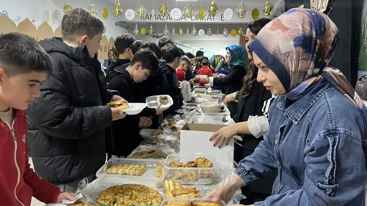 Ordu Ünye’de hayır çarşısı: 78 bin lira ihtiyaç sahiplerine bağışlandı