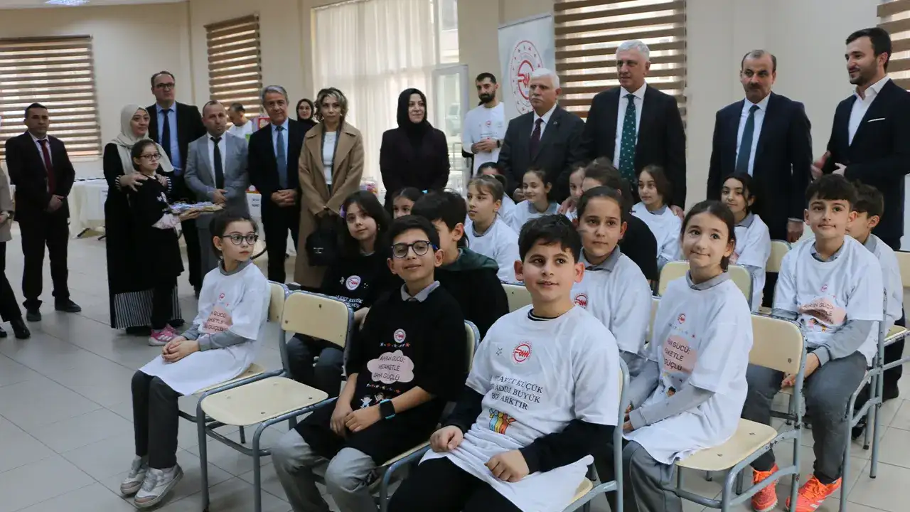 Of’ta ilkokul öğrencilerine “akran nezaketi” eğitimi