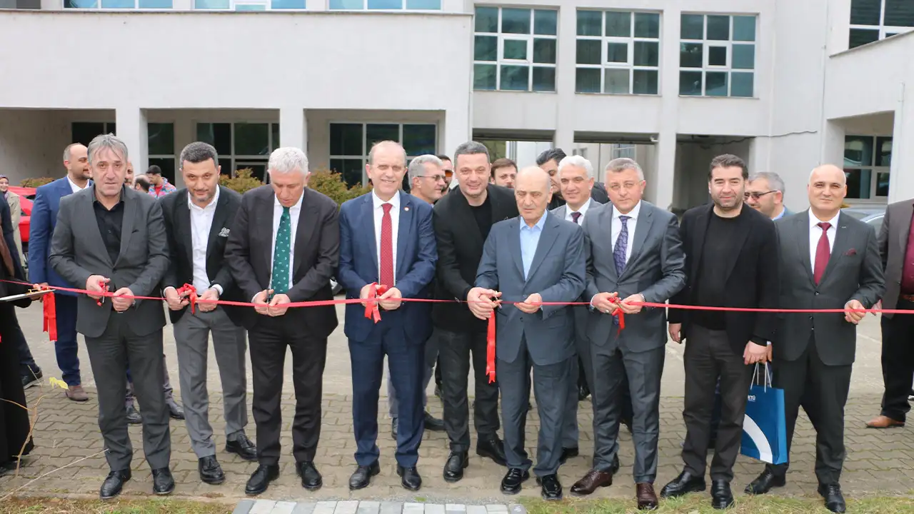 KTÜ Of’ta uydu haberleşmesi ve amatör telsizcilik istasyonu kuruldu