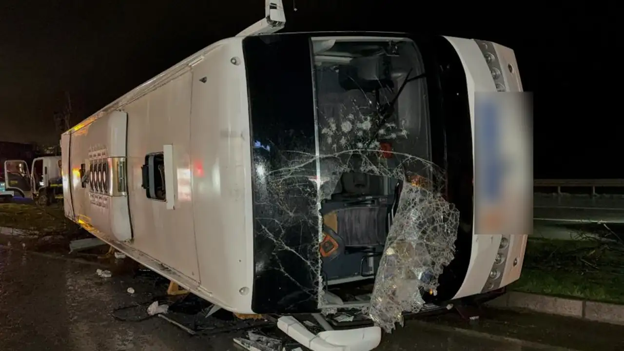 Samsun’da feci kaza: Ankara-Tiflis seferini yapan otobüs devrildi