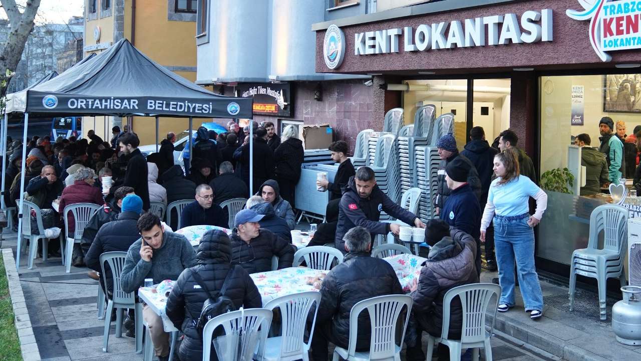 İftar heyecanı, Ortahisar’ın iftar sofralarında yaşandı