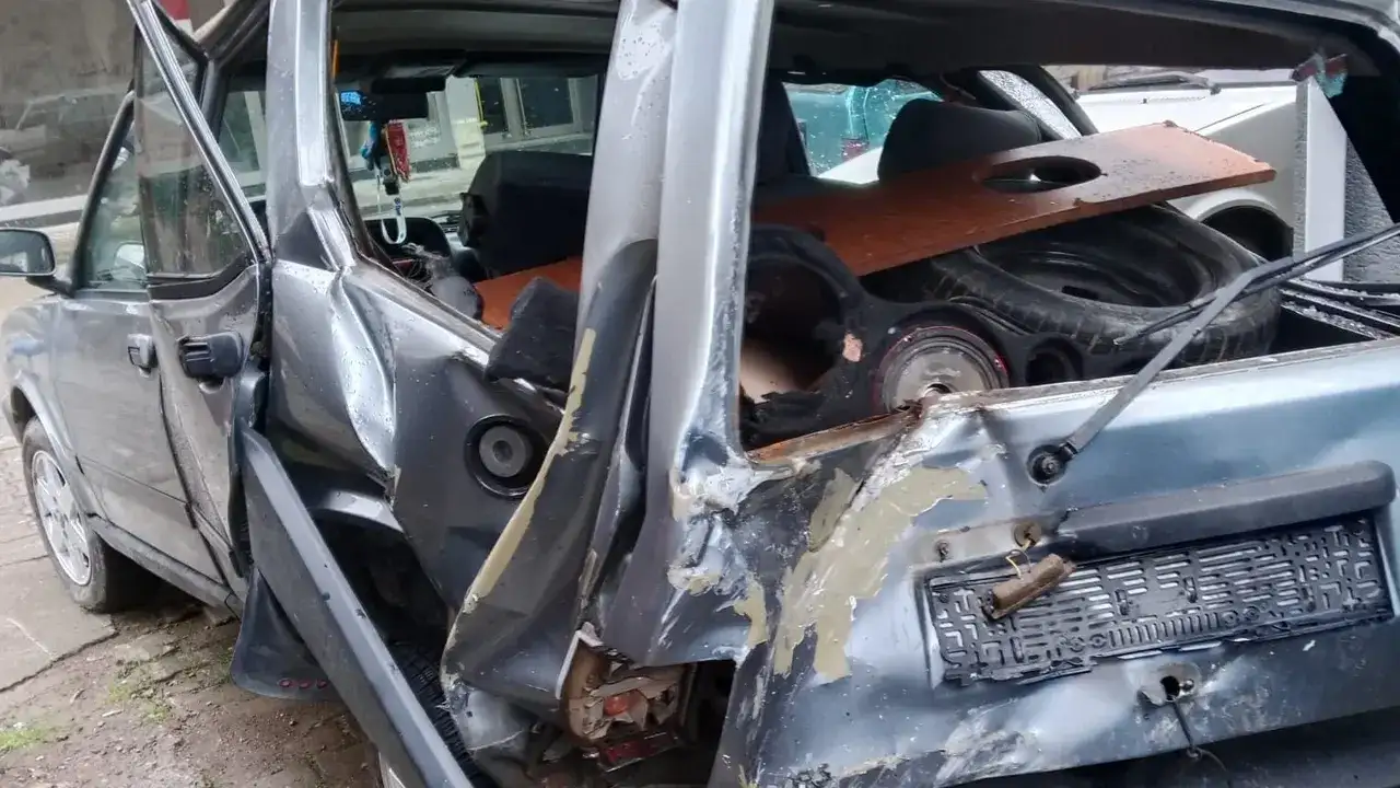 Araklı'da kaza: Otomobil ile kamyonet çarpıştı