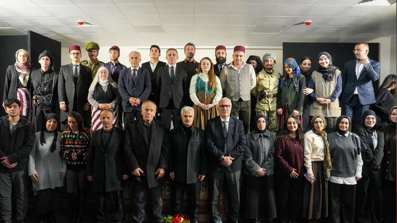 Trabzon Büyükşehir Tiyatrosuna tam not!