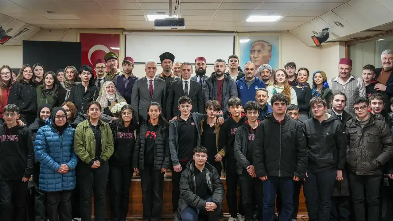 Muhacirlik oyunu Trabzon ilçelerinde sahnelendi: Büyükşehir Tiyatrosu 20 kez izleyiciyle buluştu