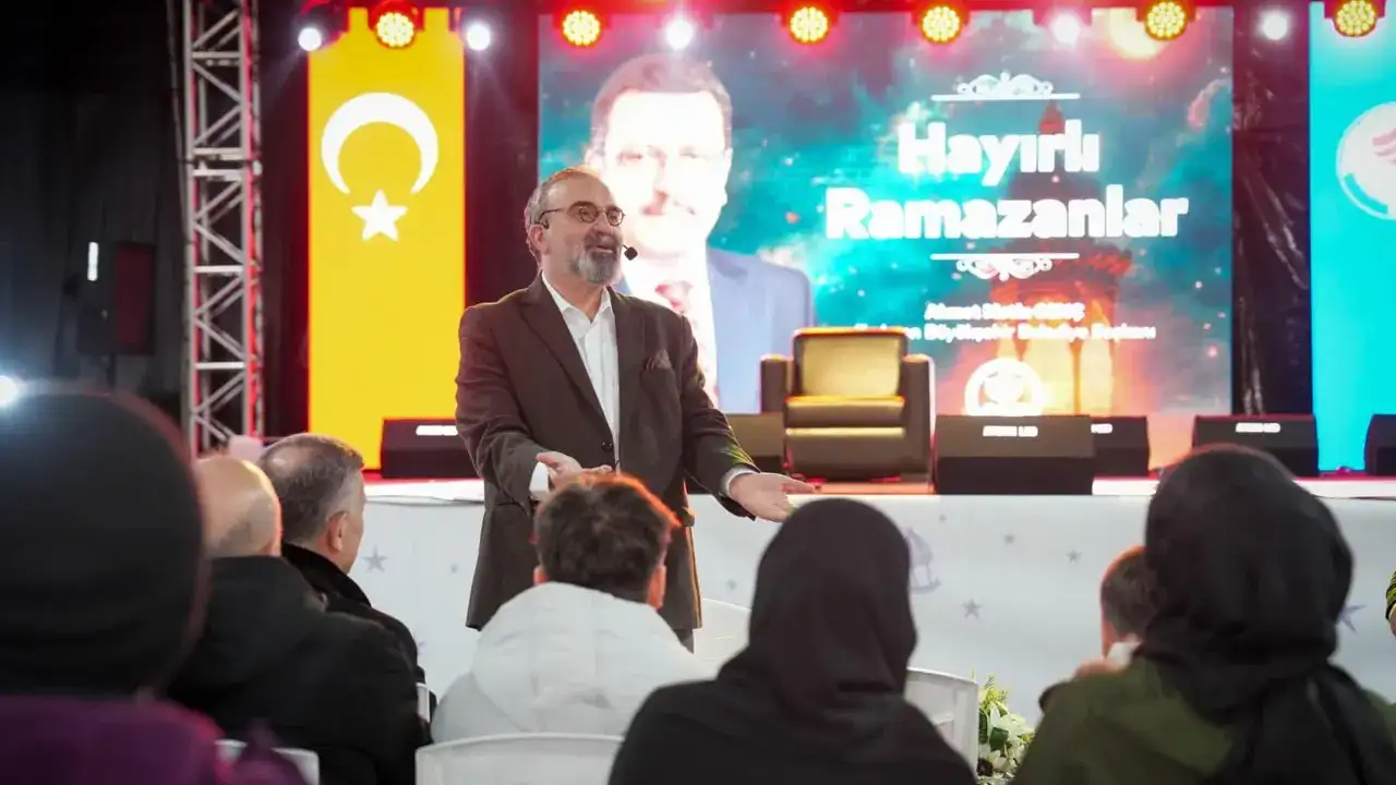 Ramazan Söyleşileri Trabzon’da başladı: Senai Demirci oruç psikolojisini anlattı