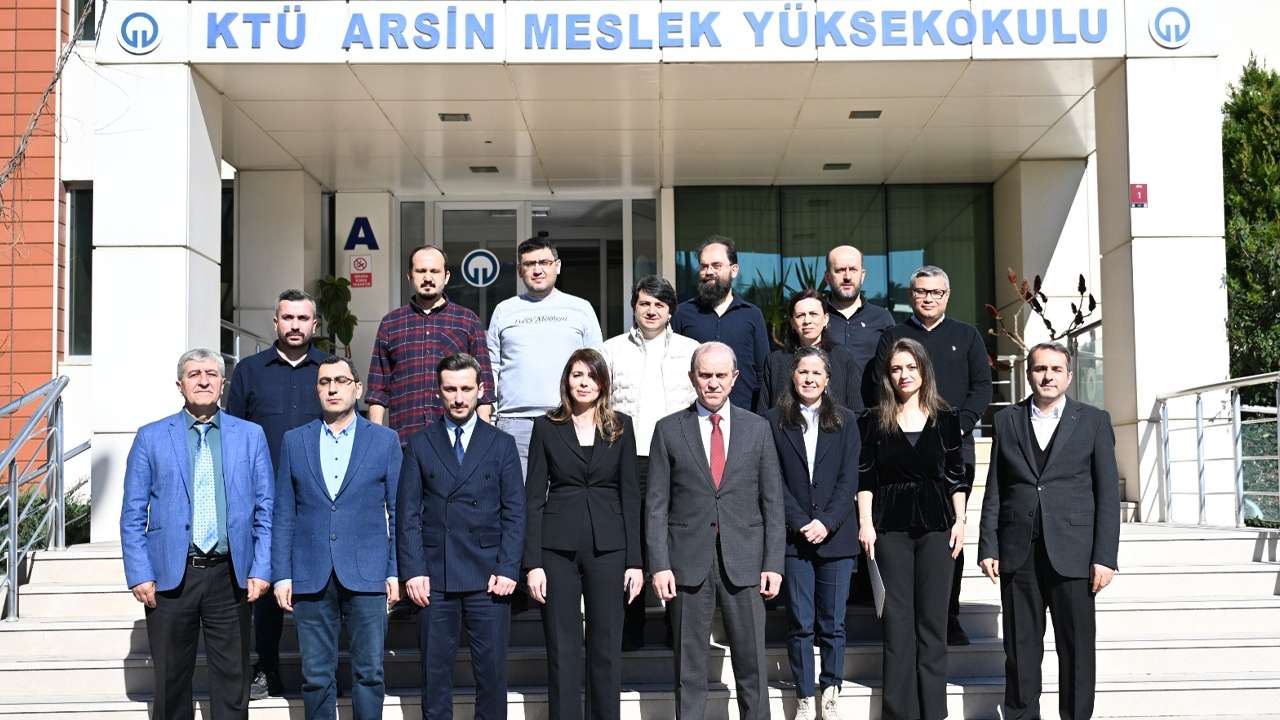 Arsin MYO’da, devir teslim töreni gerçekleştirildi