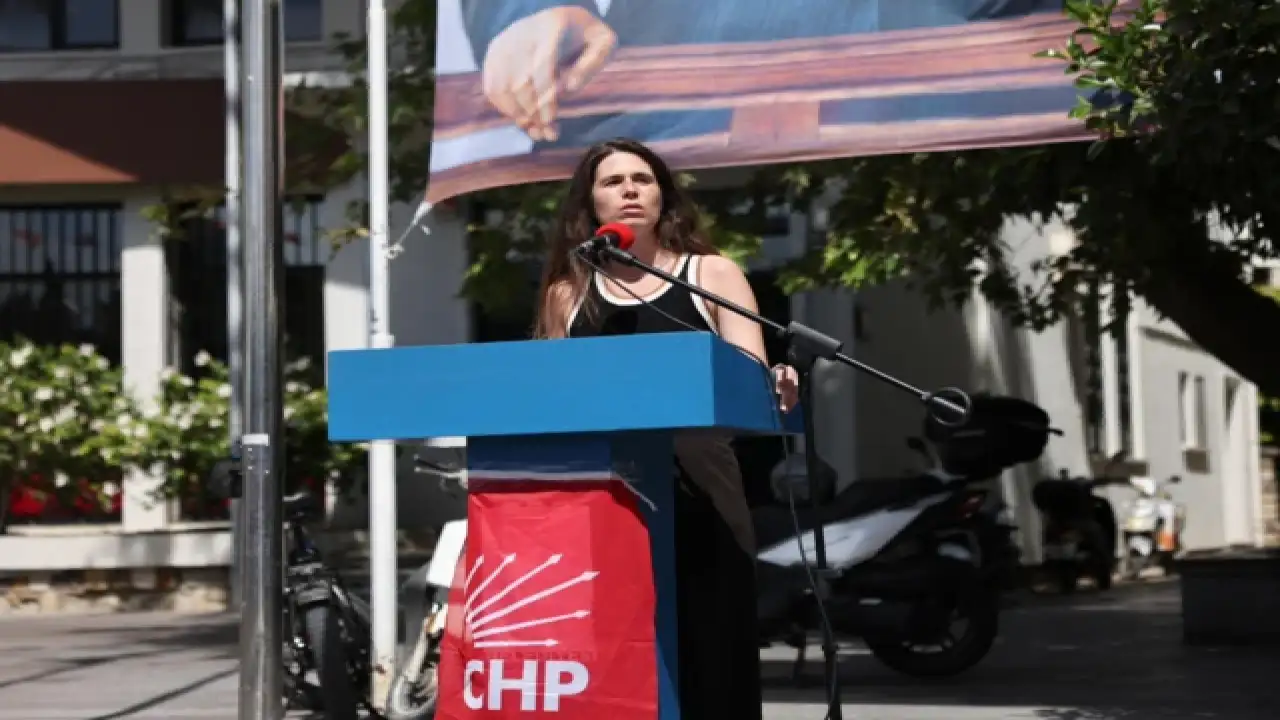 Lal Denizli Kimdir? Kaç Yaşında, Hangi Partiden? Evli mi? Babası kim?