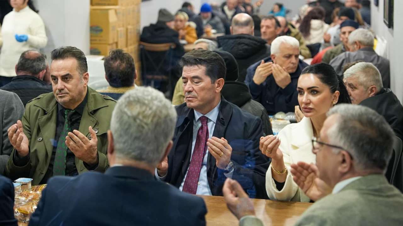 Başkan Kaya, iftarını Kent Lokantası’nda vatandaşlarla birlikte yaptı