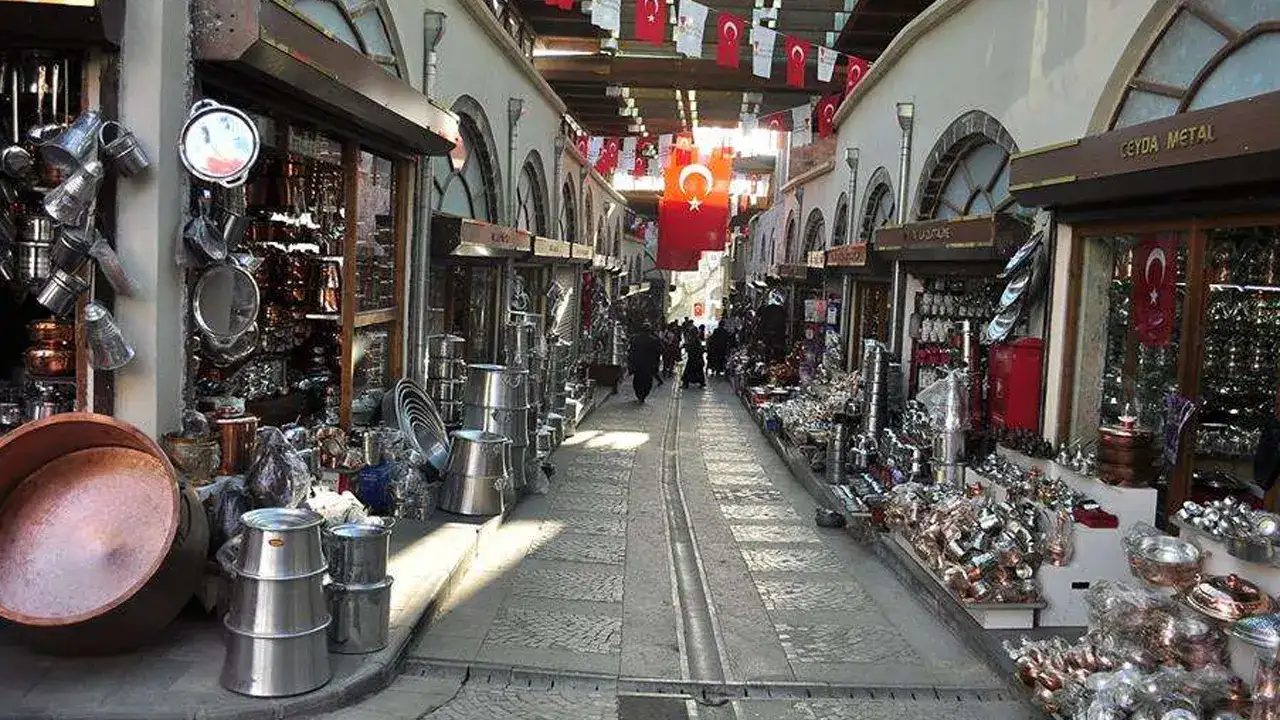 Trabzon'un Bedesten Caddesi’nde dikkat çeken eksiklik