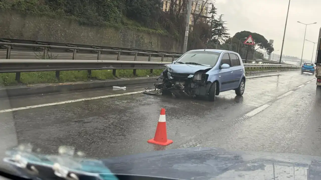 Trabzon’da yağmur kazayı getirdi: Otomobil ters döndü