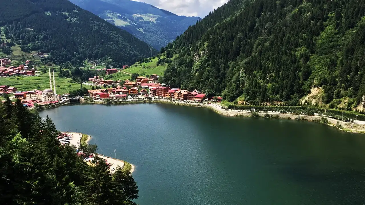 Balbay'ın Uzungöl sözlerine sert tepki: “Bu eleştiri değil, açık bir karalama”