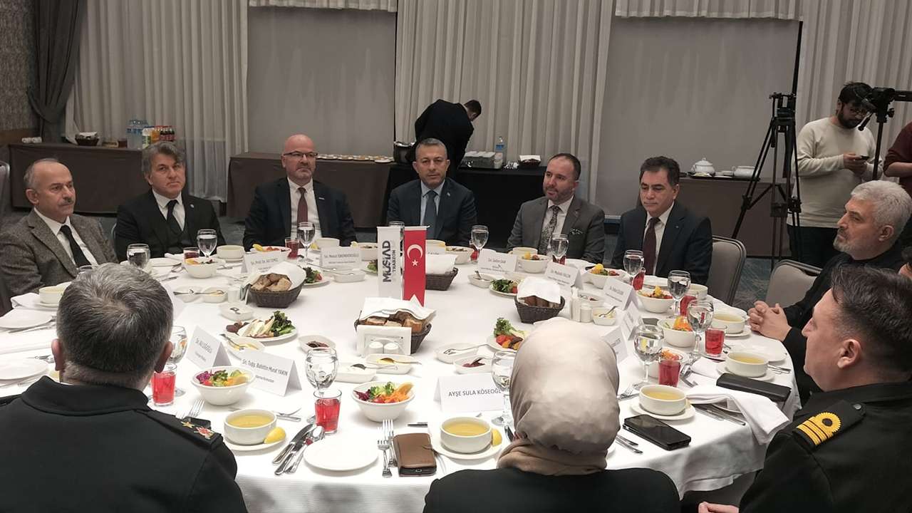 Trabzon siyaseti ve iş dünyası MÜSİAD’ın düzenlediği iftarda buluştu
