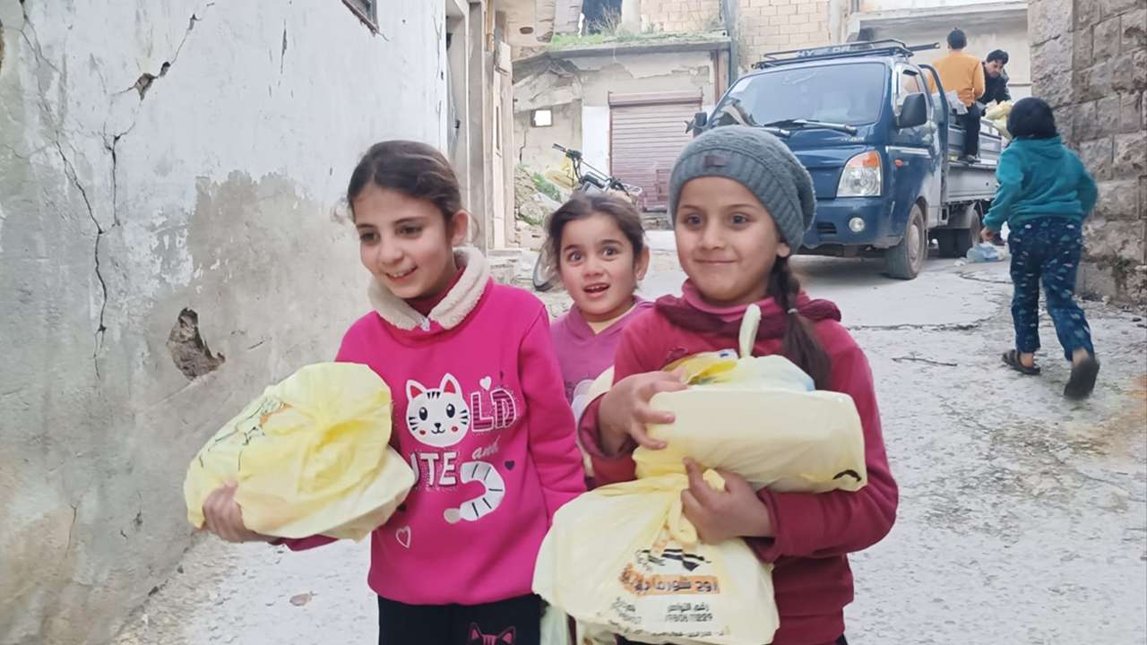 Trabzon Büyükşehir Belediyesi Batum ve Suriye’de! İftar sofraları kuruluyor