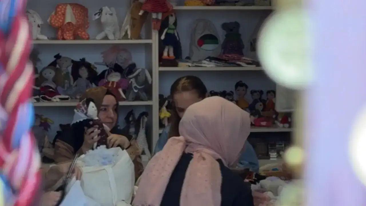 Trabzon’da atık kumaşlar oyuncak oldu: Kadınlar üretiyor