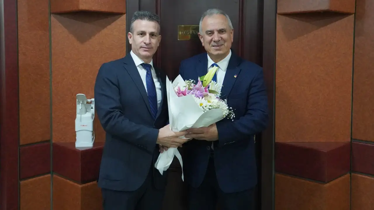 Defterdar Yaşar’dan Trabzon Ticaret Borsası’na ziyaret