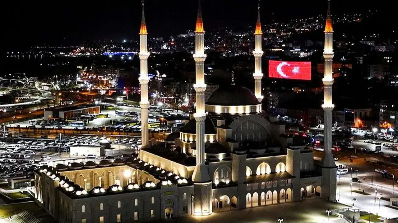 Hanife Hatun Külliyesi Trabzon sahiline yeni kimlik kazandırdı