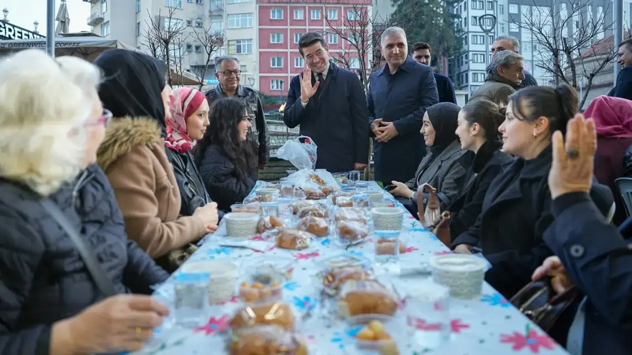 Ortahisar’da iftar sofraları Ramazan bereketini büyütüyor