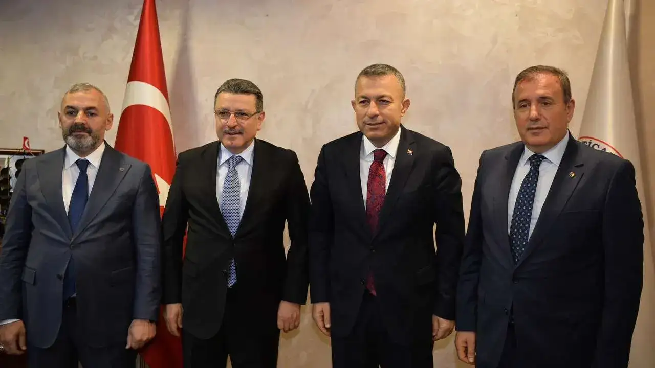 Başkan Genç elini taşın altına koydu