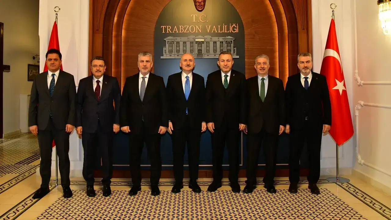 Trabzon’un projeleri masaya yatırıldı: Valilikte kritik zirve