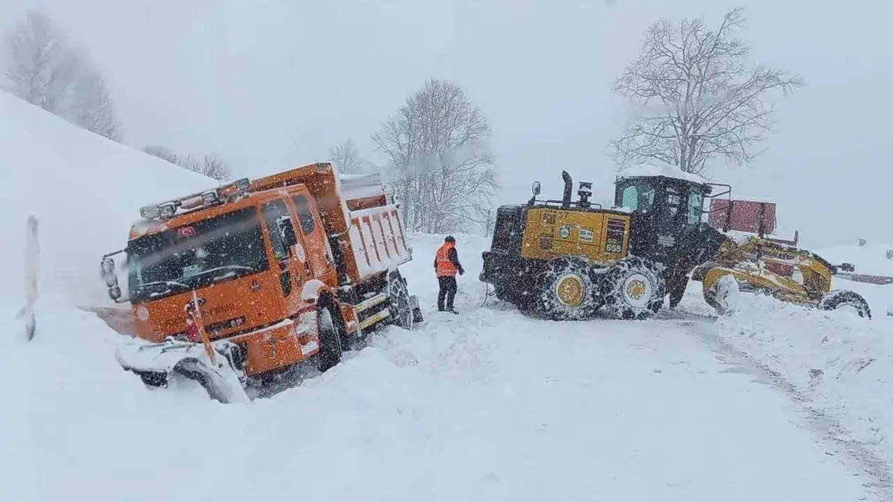 Ordu’da 70 santim kar: 472 mahalle yolu 24 saatte açıldı