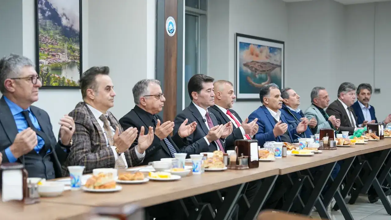 Başkan Kaya muhtarlarla iftar sofrasında buluştu
