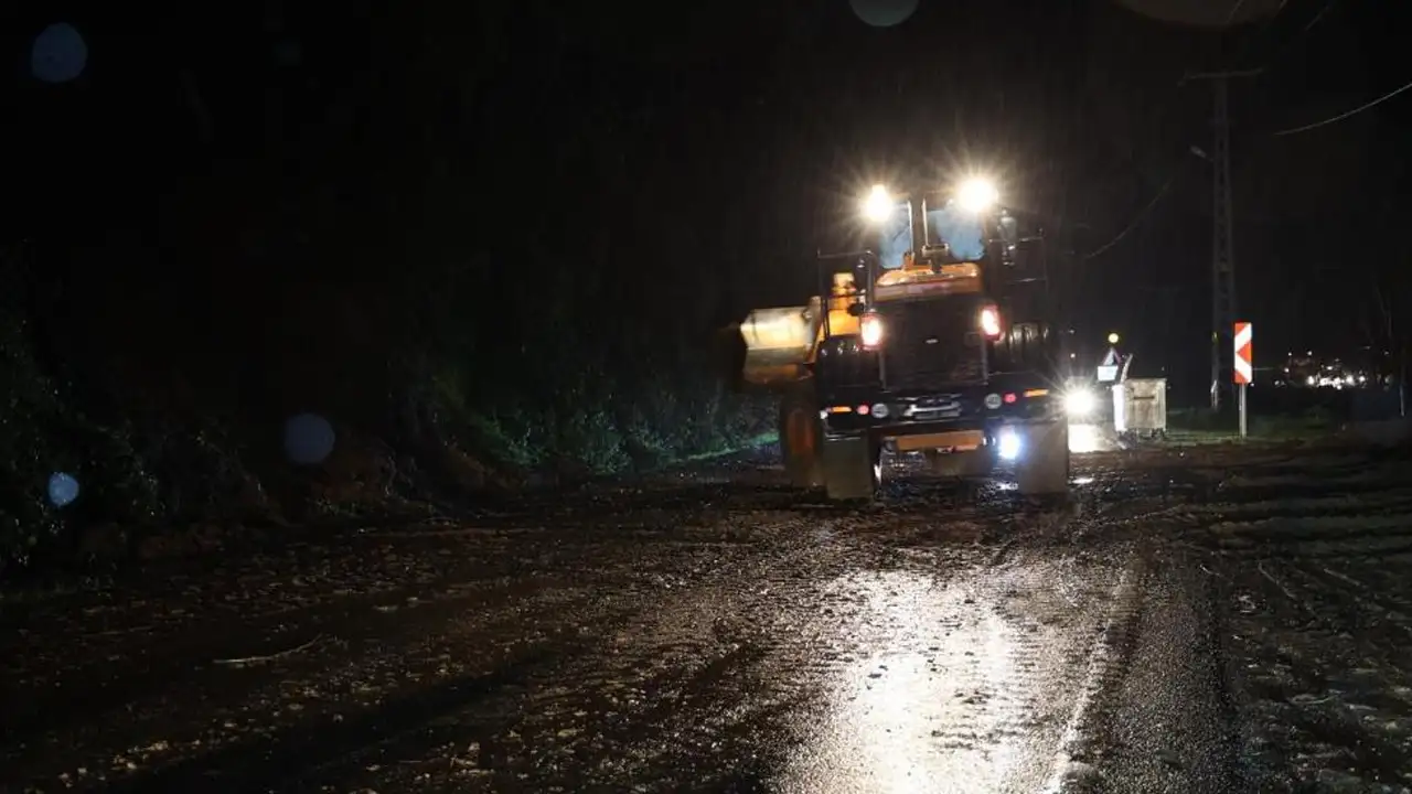 Ordu Perşembe’de 10 noktada heyelan: Sahil yolu kapandı