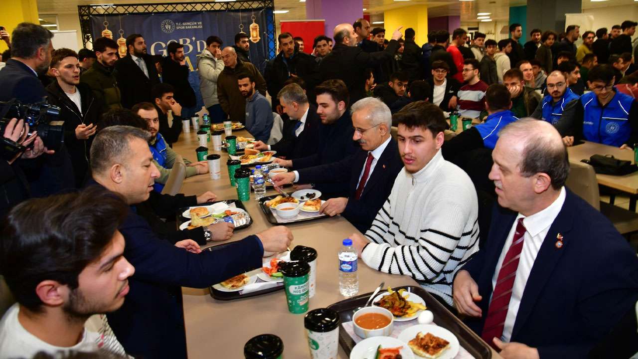 KTÜ'de düzenlenen sahura muhalefetten tepki "Rektöre açıkca soruyoruz"