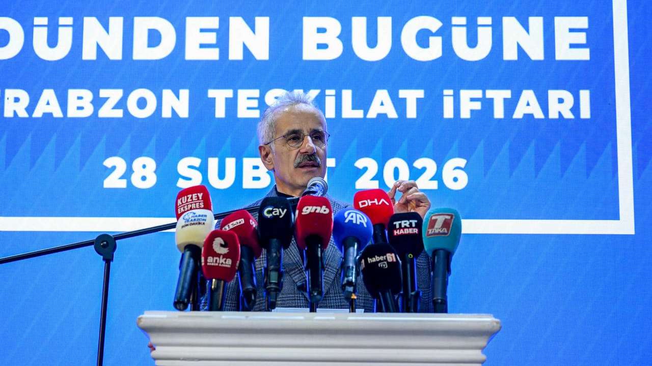 Bakan Uraloğlu'ndan Trabzon'a hafif raylı sistem açıklaması