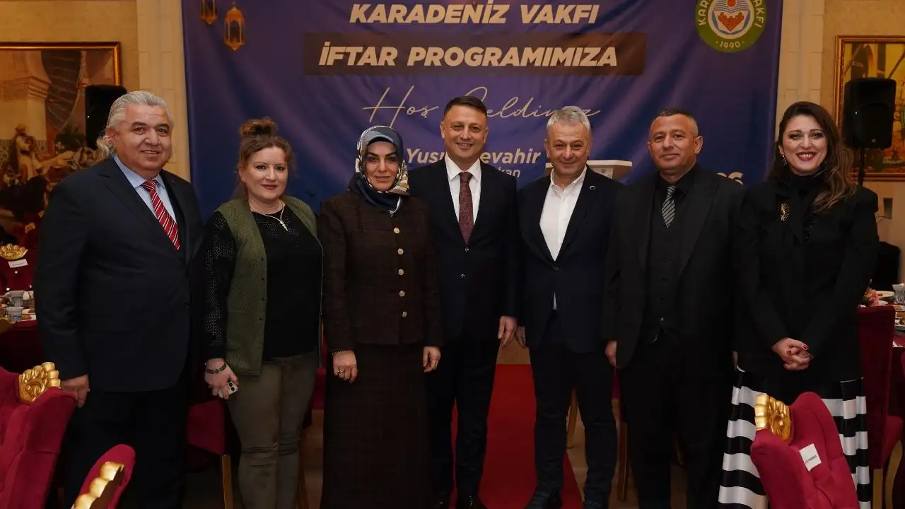 Karadeniz Vakfı iftarında zirve buluşması: Siyaset ve iş dünyası bir araya geldi