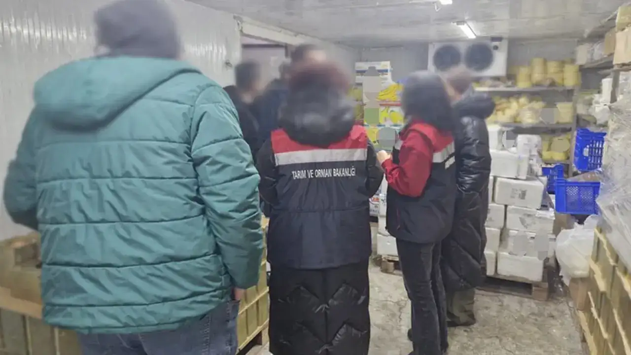 Rize’den insanları zehirleyeceklerdi: 9 ton gıdaya el konuldu