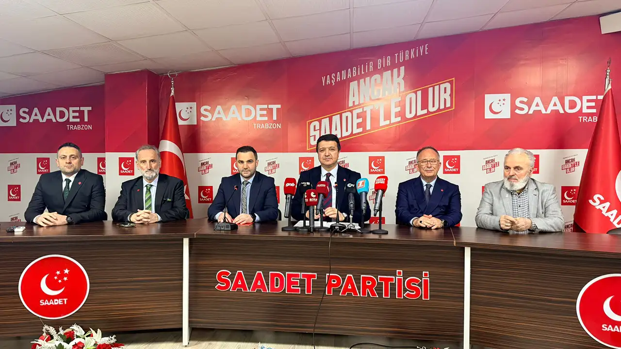 Mahmut Arıkan Trabzon'da gündemi değerlendirdi: Güney Çevre Yolu ve havalimanı tepkisi: “Trabzon’da bakan var ama…“