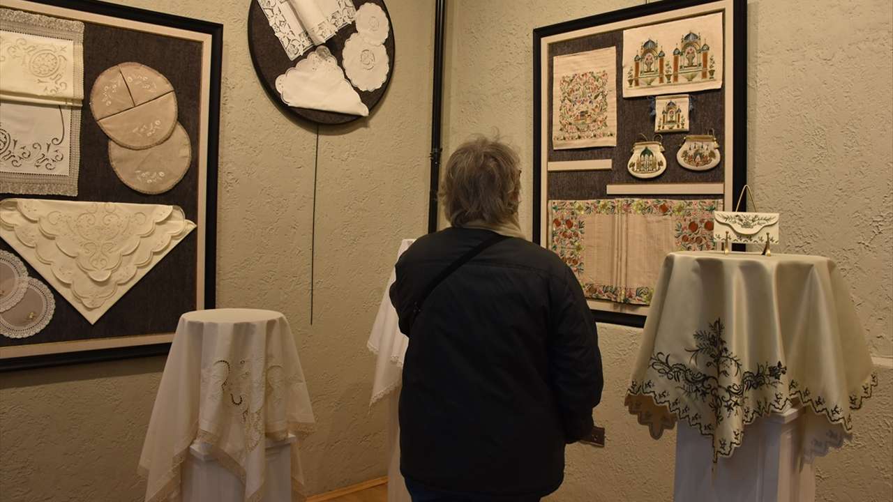 Trabzon Olgunlaşma Enstitüsü'nden 14 yıllık emek: Dört köşe bir hazine sergisi açıldı