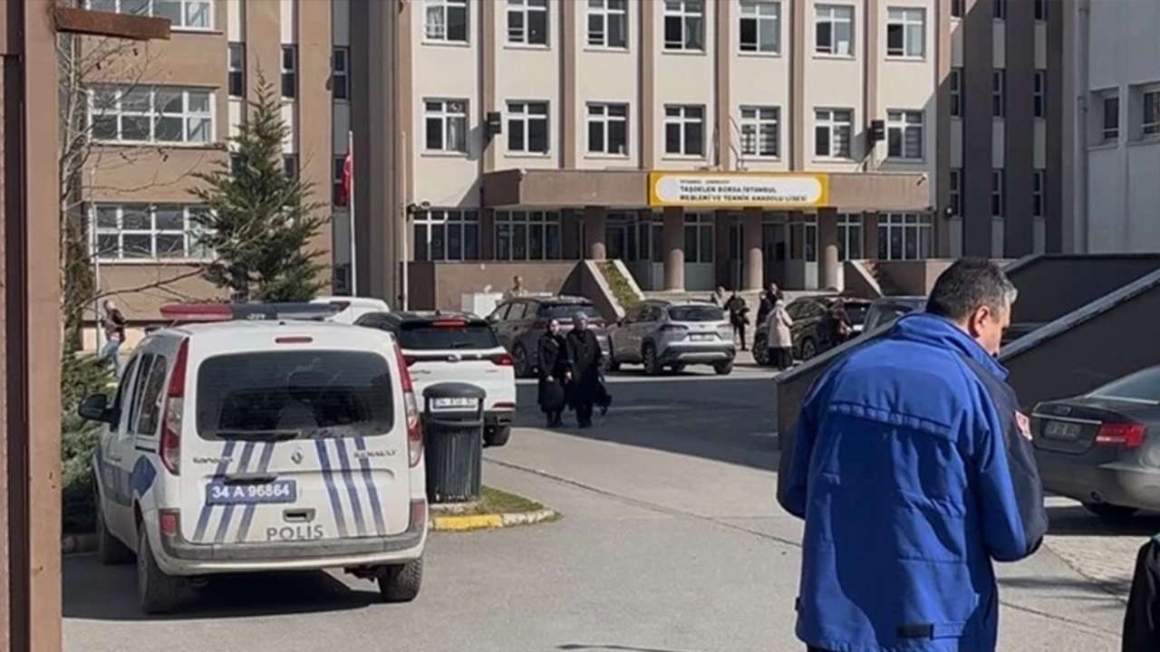 17 yaşındaki öğrenci okulda terör estirdi: İki öğretmen bir öğrenci yaralı