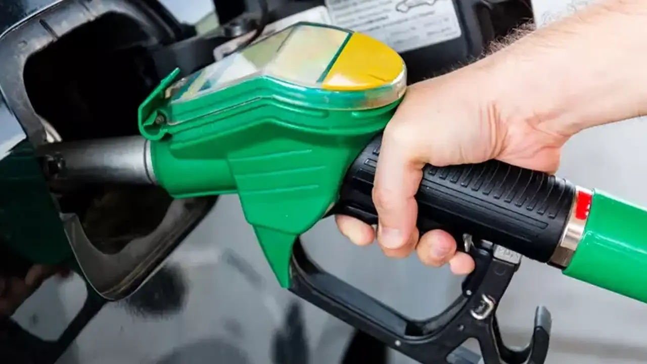 İran savaşı petrol fiyatlarını da vurdu: Benzin ve motorin (mazot) fiyatları ne kadar? Zam gelecek mi?